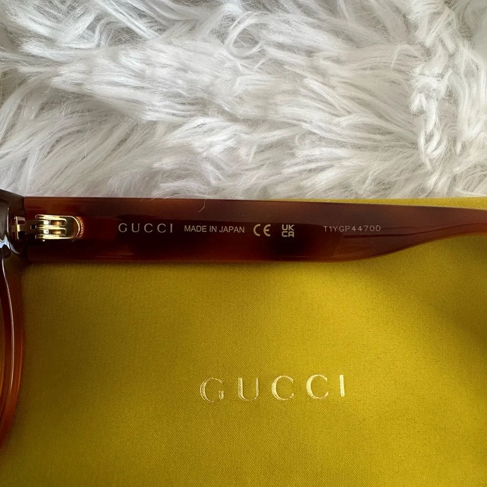 EUC GUCCI SUNGLASSES - Picture 5 of 7